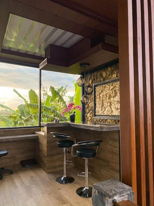 Tori Klumpu, 3 Bedroom Artistic Villa, Dual Views Near Ubud Badung  Exterior photo