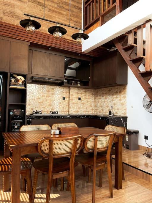 Tori Klumpu, 3 Bedroom Artistic Villa, Dual Views Near Ubud Badung  Exterior photo